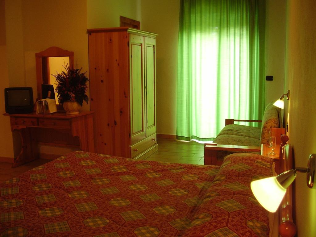 Hotel La Fattoria Camigliatello Silano Habitación foto