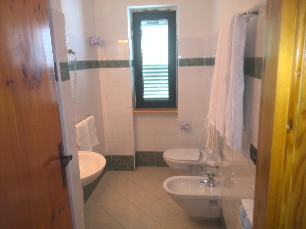 Hotel La Fattoria Camigliatello Silano Habitación foto