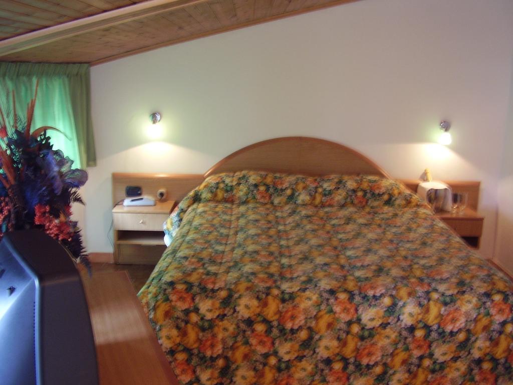 Hotel La Fattoria Camigliatello Silano Habitación foto